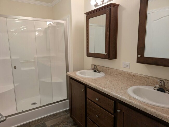 Photo - 30095 Pineview Cir