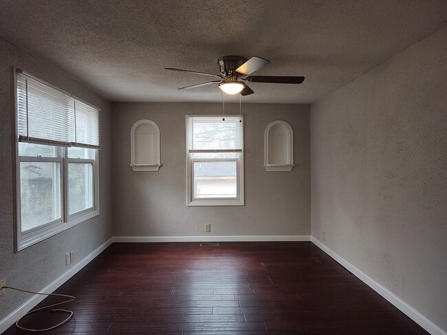 Photo - Move-in Ready duplex located in The Rockwell Park Community!