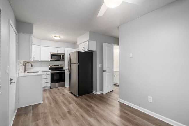 Photo - 3098 Griggsview Ct