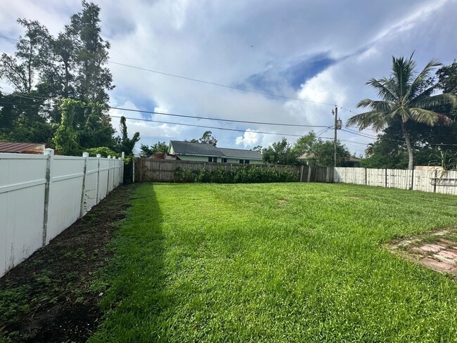 Photo - 9044 Pineapple Rd