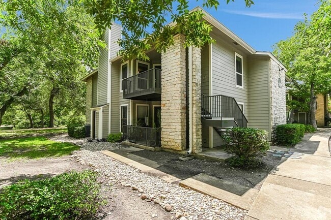 Building Photo - 10616 Mellow Ln Unit 18B Rental