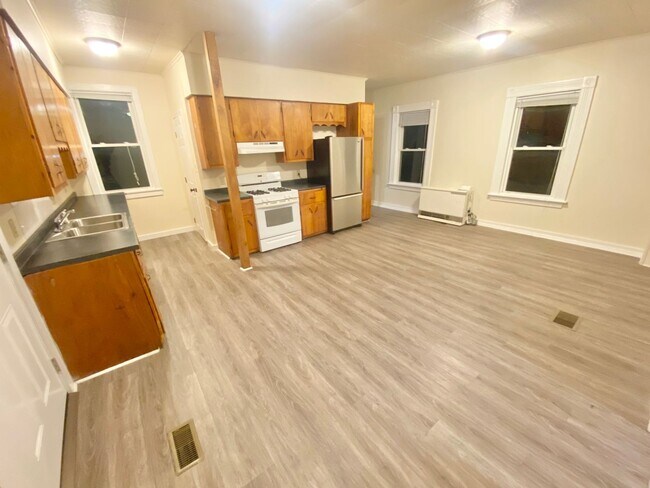 Photo - 180 Federal St Unit 3