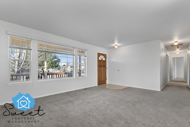 Photo - 2074 N Siesta Ave