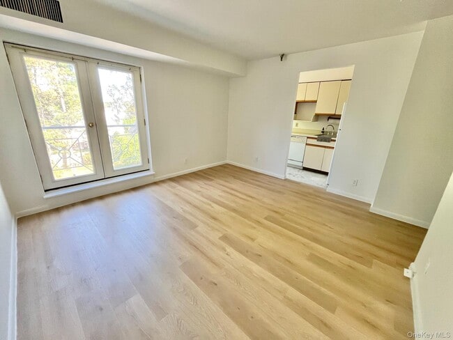 Photo - 501 N Barry Ave Unit 2F