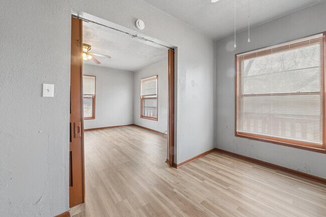 Photo - 1218 W Locust St