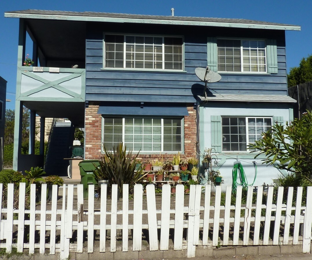 Photo - 9807 Venice Blvd