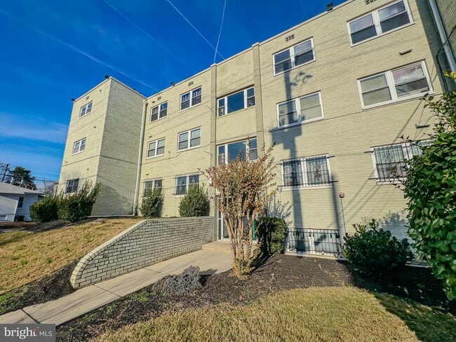 Building Photo - 4810 Quarles St NE Unit 201