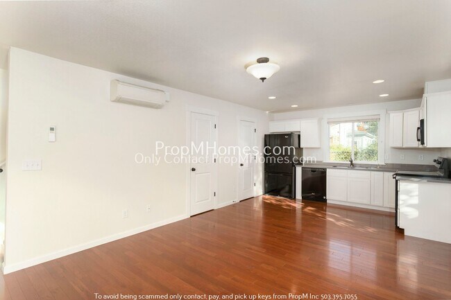 Photo - Trendy Updated SE Portland Bungalow with Balcony! Unit 7712 SE Washington Street
