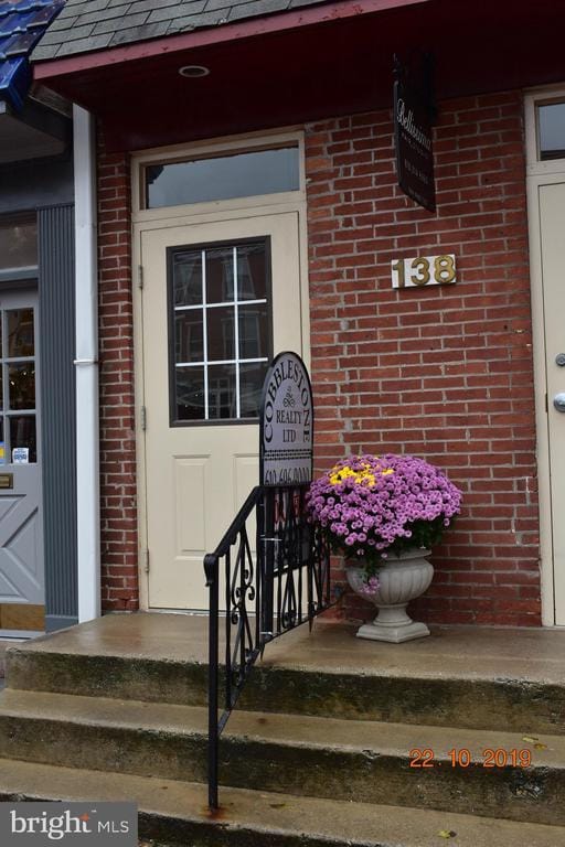 Photo - 138 W Market St