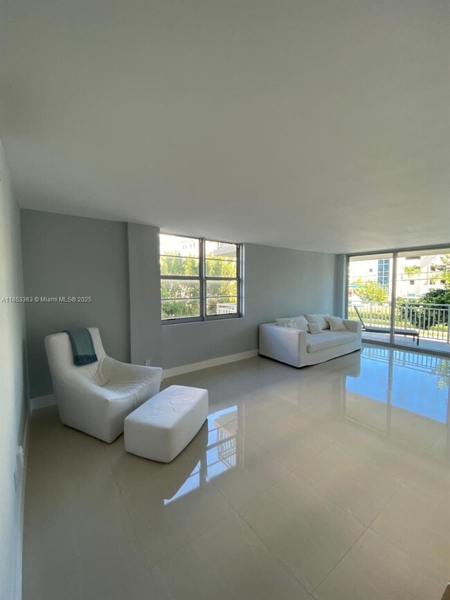 Building Photo - 9500 W Bay Harbor Dr Unit 2H Rental