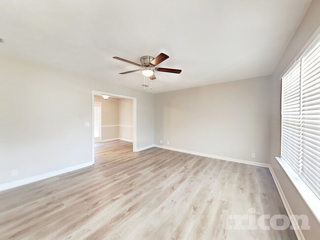 Photo - 108 Tulip Grove Point