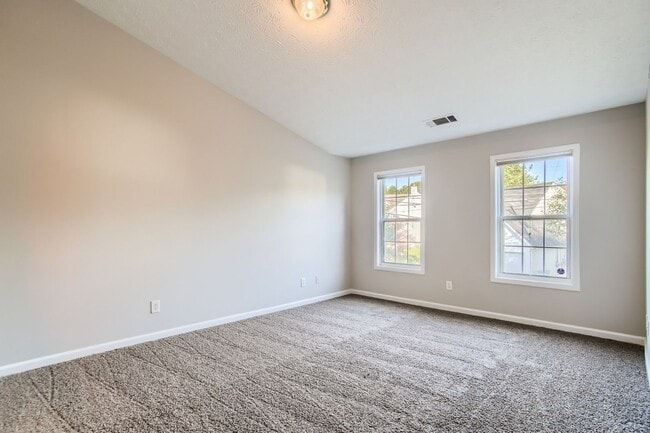 Photo - 5487 Walnut Ln