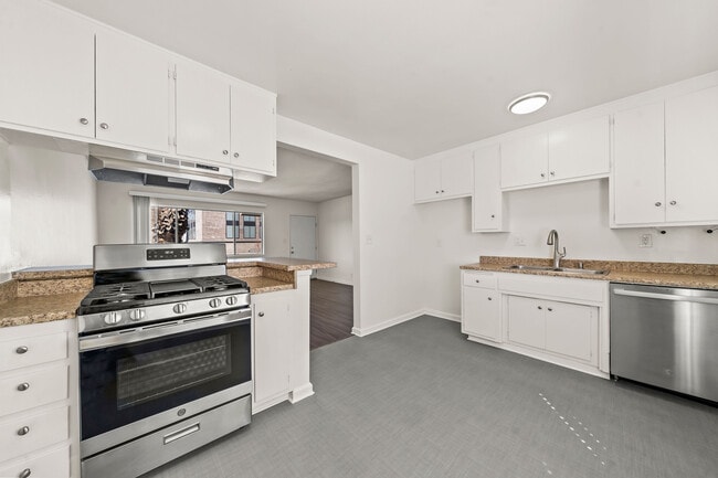 Photo - 1000 E 32nd St Unit D