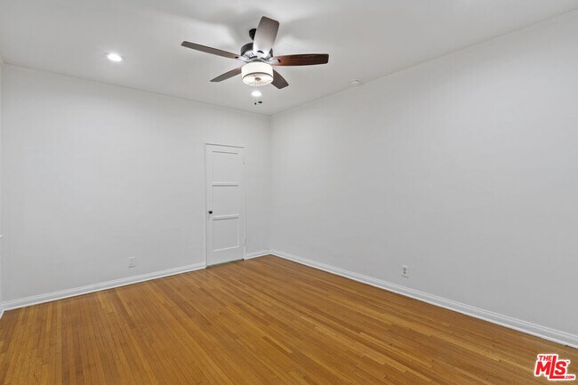 Photo - 2364 Kerwood Ave