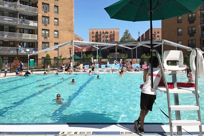 LeFrak City