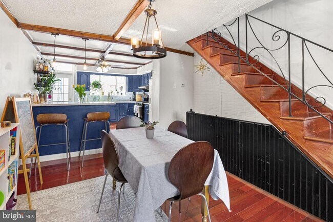 Photo - 808 Sears St