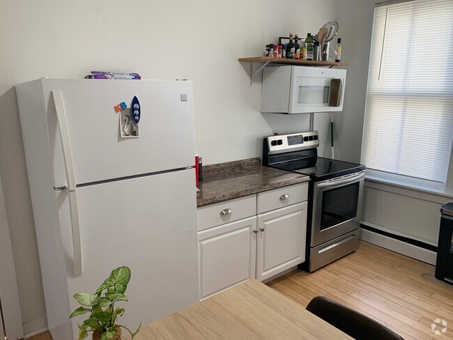 Building Photo - 19 Thames St Unit 1B Rental