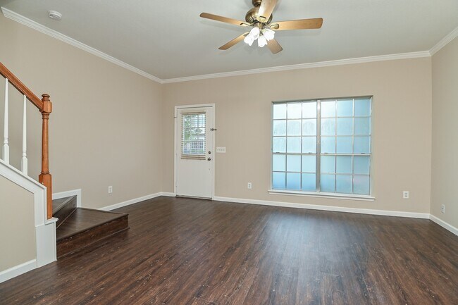 Photo - 2930 Grants Lake Blvd