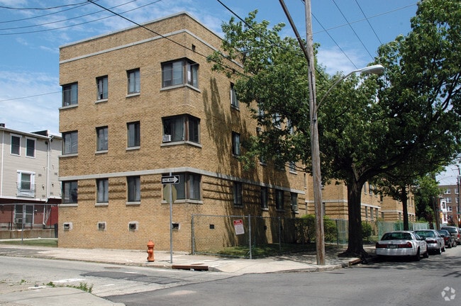 Photo - Hedgerow Apartments