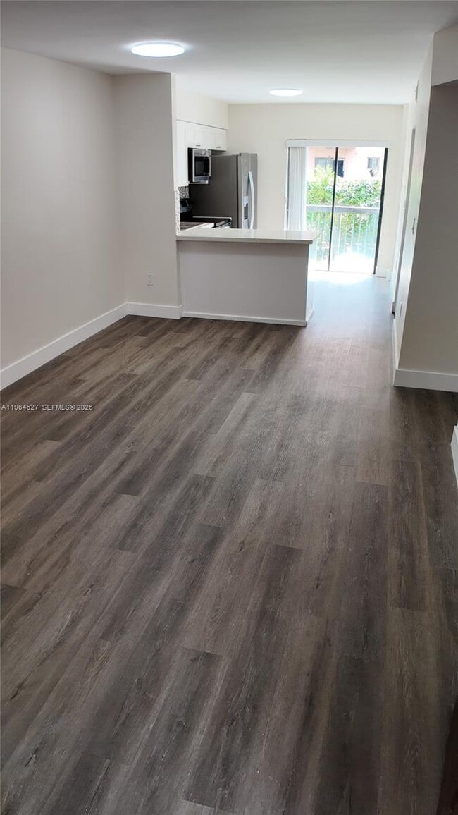 Building Photo - 5400 W 21st Ct Unit 104