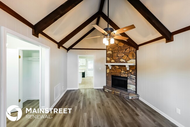 Photo - 3010 Lone Oak Rd