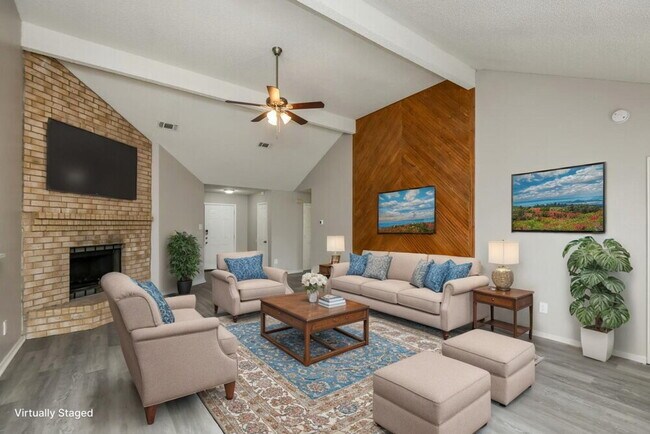 Photo - 8221 Cloverglen Ln