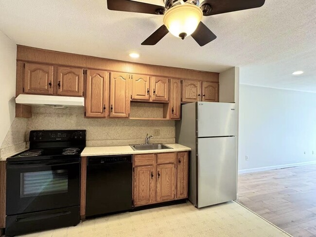 Photo - 37 South St Unit 7