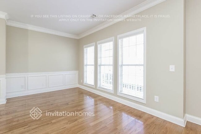 Photo - 9435 Dunhill Way