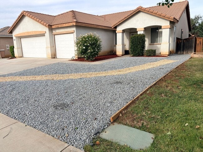 Building Photo - 26772 Maris Ct
