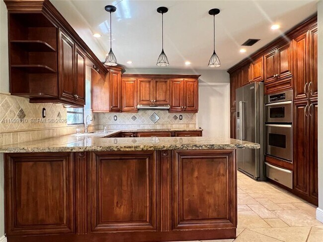 Photo - 15501 Dover Ct