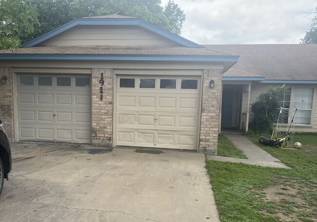 Building Photo - 1911 Gracy Farms Ln Unit A