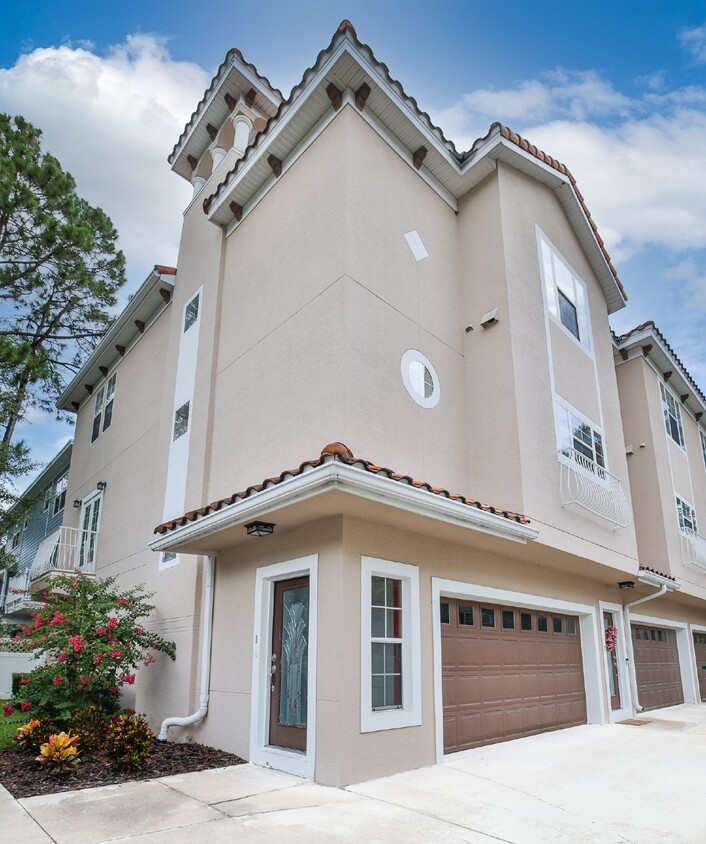 "Spacious & Stylish 3-Bed Oasis in Tampa w... - "Spacious & Stylish 3-Bed Oasis in Tampa w...
