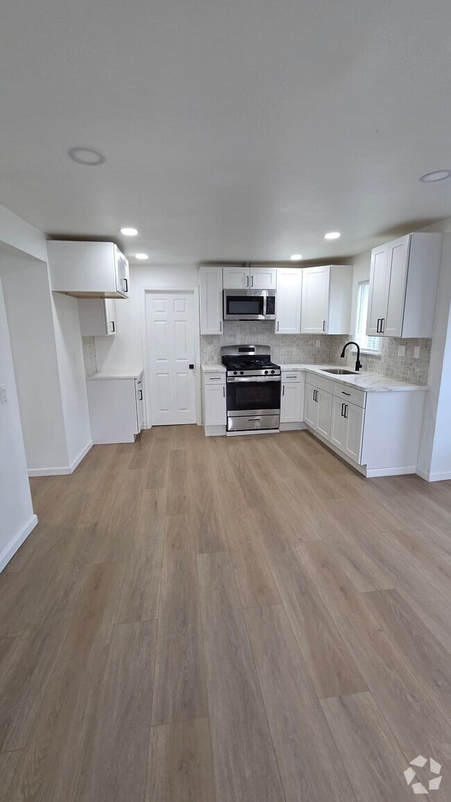 Building Photo - 149 W Lane Ave Rental