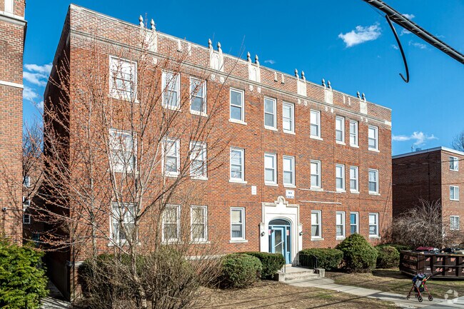 22 Evergreen Ave