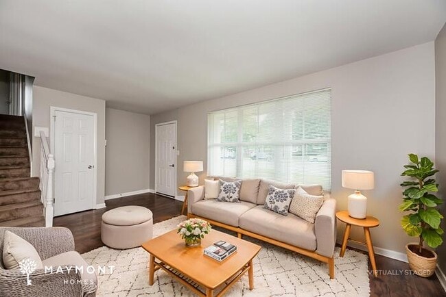 Photo - 324 Eulala Cir