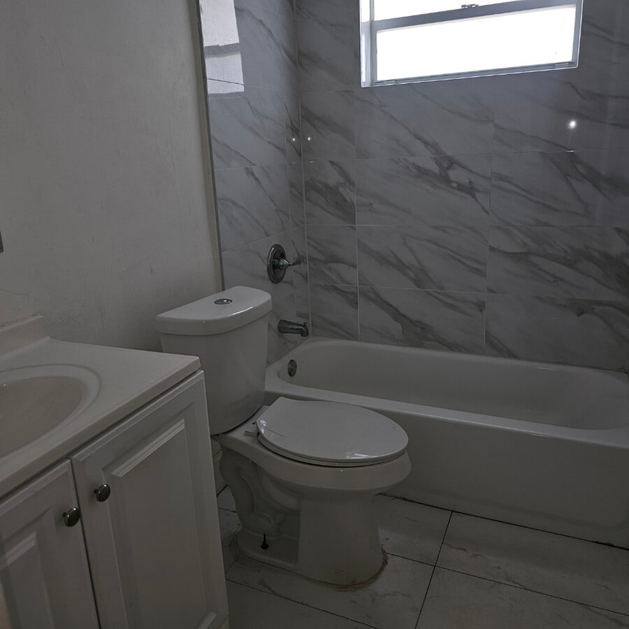 Photo - 5200 Pusey Unidad 5204