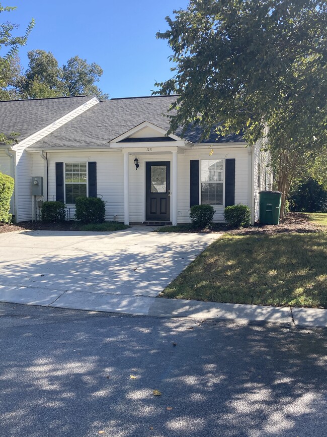 End unit - 116 Amity Ln Unit 116