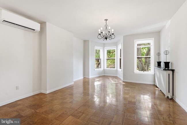 Building Photo - 237 8th St NE Unit 2