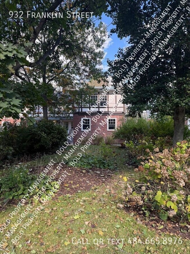 Photo - 932 Franklin St