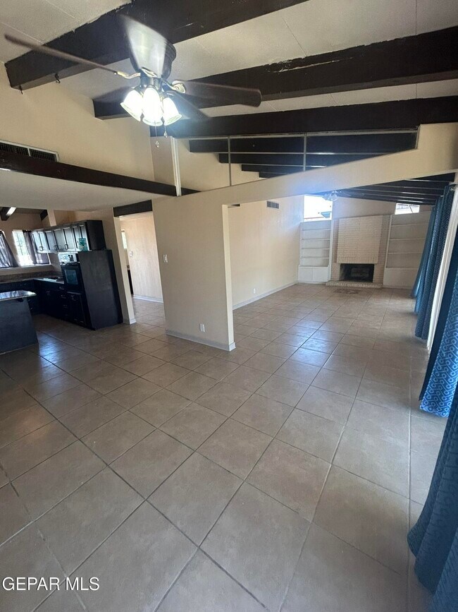 Photo - 212 Crestmont Dr