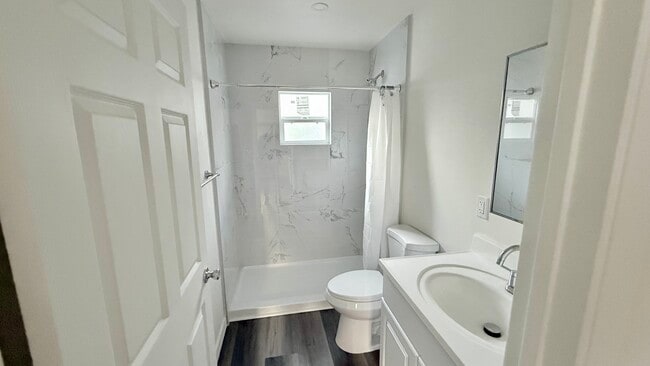 Photo - 702 Walnut St