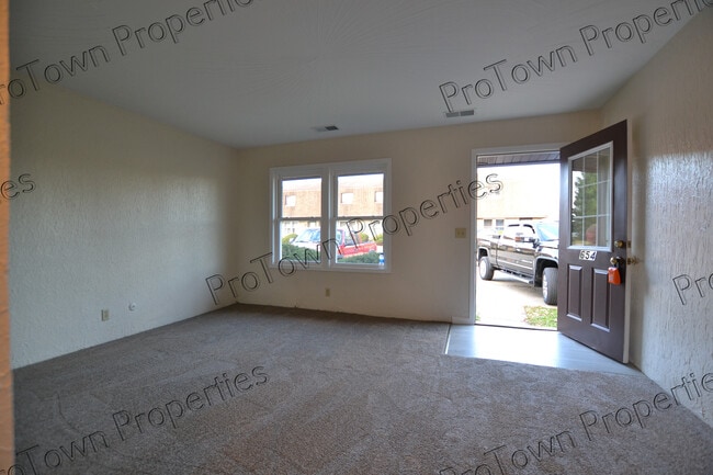 Photo - 654 Meadowood Ln Unidad 654