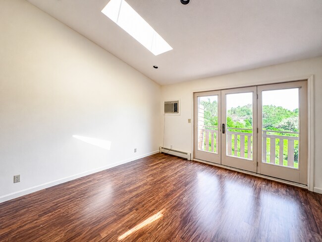 Photo - 243 Eastview Cir