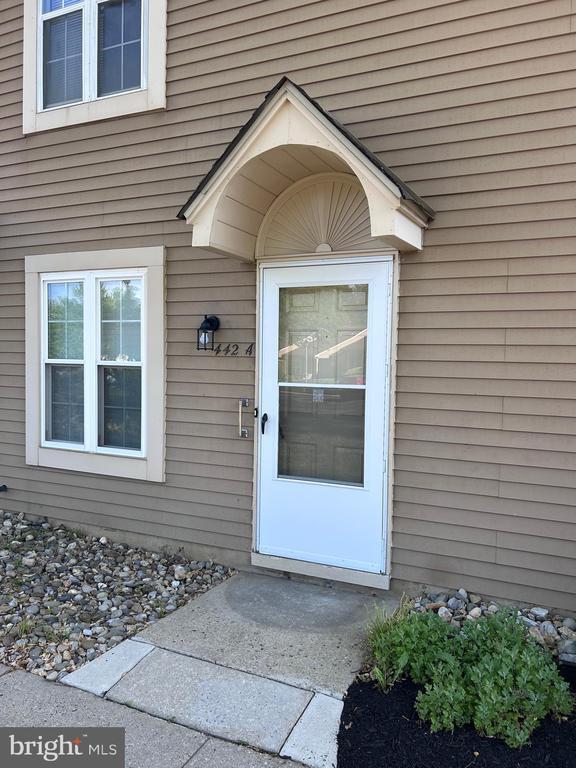 Photo - 5107A Adelaide Dr