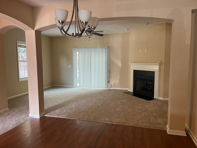 2030 Highland Village Dr