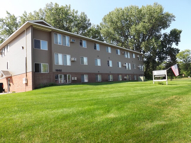 Building Photo - Lincoln Pointe Rental
