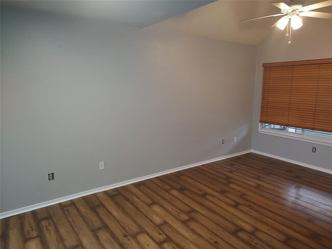 Photo - 1514 Parker Ln Unit 204