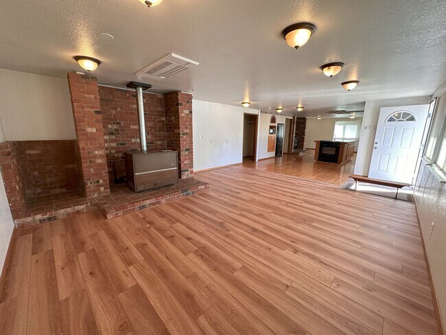 Photo - Oversized 3 bedroom, 2 bath