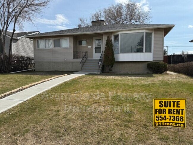 Photo - 11635-1111a 111a Ave NW