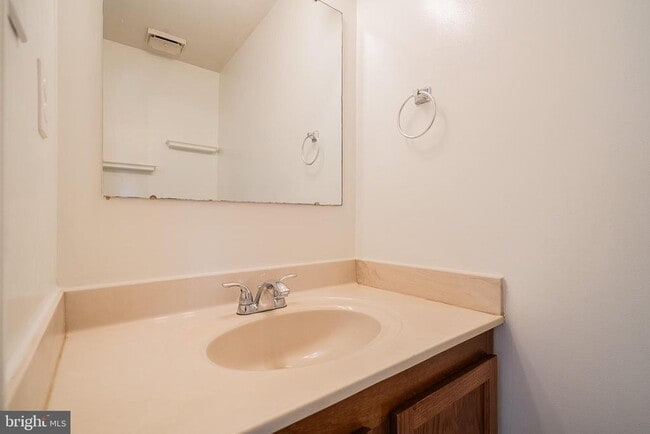 Photo - 8029 Edinburgh Dr
